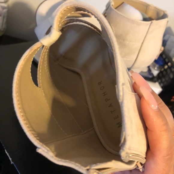 Shoes - Picture 4 of 5